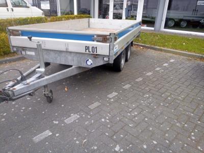 Plateauwagen geremd 3.3 meter